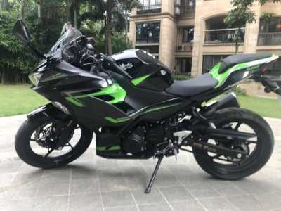 川崎400落地多少钱?川崎400裸車(chē)?-第1张图片 川崎400落地多少钱?川崎400裸車(chē)?-第1张图片