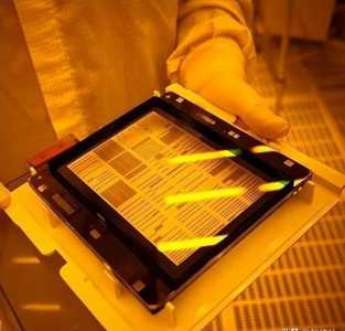 荷兰光刻机费用多少钱一台?荷兰光刻机已到达中国2020?-第2张图片 荷兰光刻机费用多少钱一台?荷兰光刻机已到达中国2020?-第2张图片